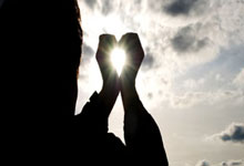 赏金船长(中国)官方网站：⚽英超半场：桑桑尼翁闪击，戈麦斯扳平，狼队1-1富勒姆.